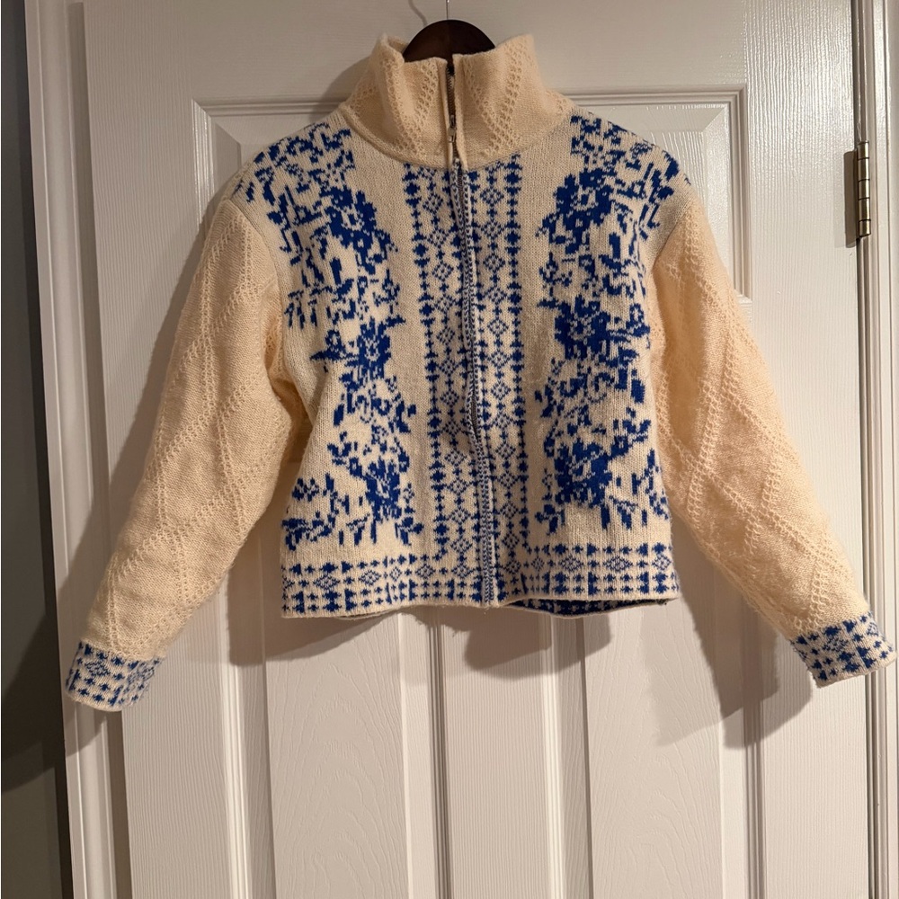 SHEIN Women’s Cream and Blue Patterned Zip-Up Sweater, Size Medium